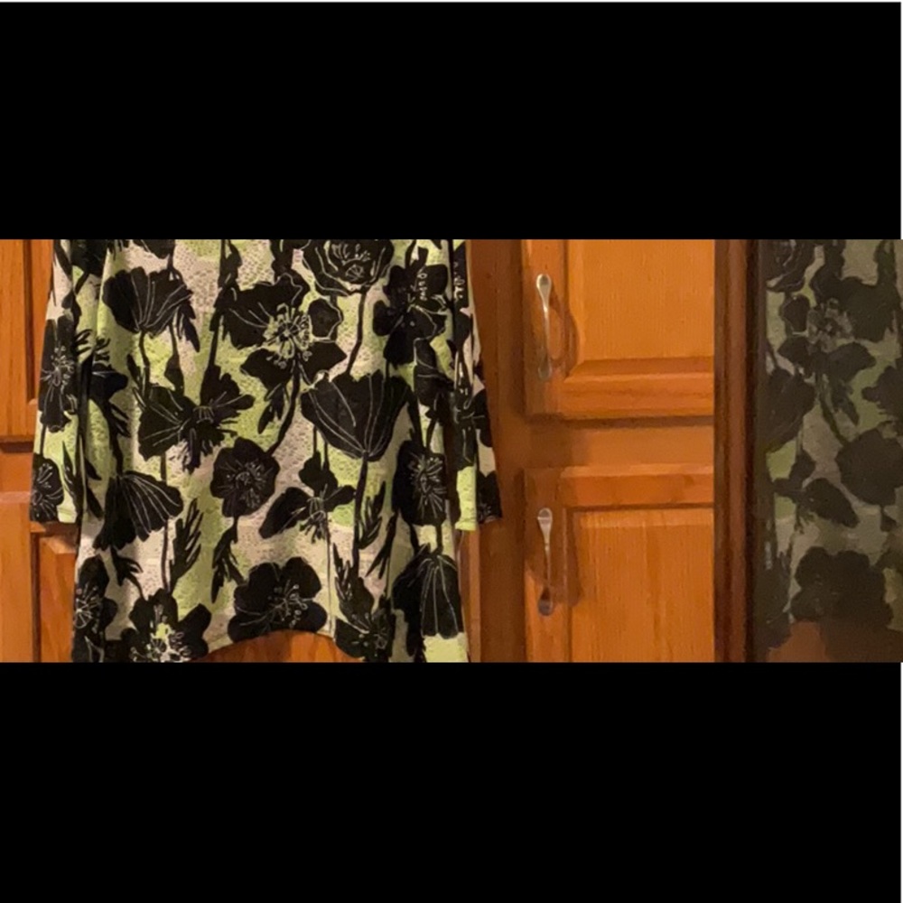Gently used Alfred dunner top size medium petite